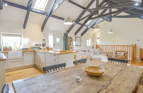 Newton Abbot Cottage | POND COTTAGE, pet friendly, with open fire in Widecombe-In-The-Moor