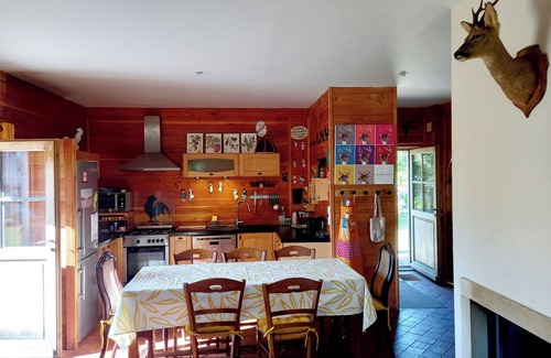 Toury-sur-Jour Cottage | Pond, Forest, boat