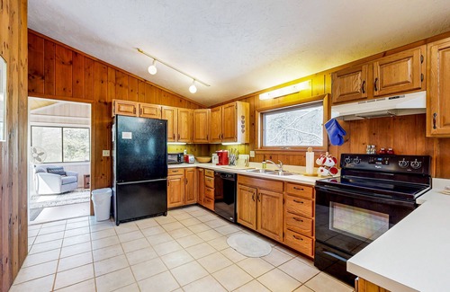 Moultonborough House | Pond & mountain view cabin with fireplace, workstation, W/D, deck, & internet