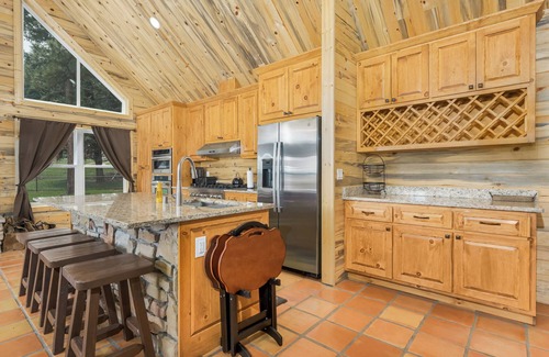 Bayfield House | Pond Property with Mountain Views walking distance to food and minutes to Vallecito Lake and close to Durango (train/Mesa Verde and Million Dollar HWY)