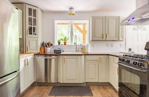 Saugerties Cottage | Pond & Sauna at Black Ridge Cottage in Woodstock