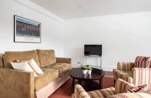 Old Chatham House | Pond View Cottage in Old Chatham WEEKLY & MONTHLY DISCOUNTS OFFERED!!!!