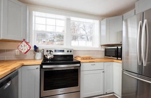 Old Chatham House | Pond View Cottage in Old Chatham WEEKLY & MONTHLY DISCOUNTS OFFERED!!!!