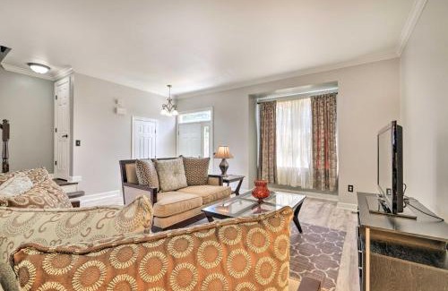 Woodbridge House | Pond-View Deck and Pool Table Woodbridge Haven!
