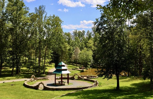 Stanardsville House | Pond View (Second bedroom at extra cost)