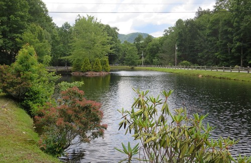 Burnsville House | Pond View The ideal property to Relax and Recharge