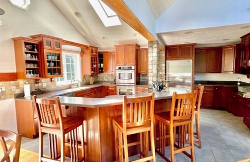 Williamsburg House | Pond Views, Horse Show, Casino, near Traverse