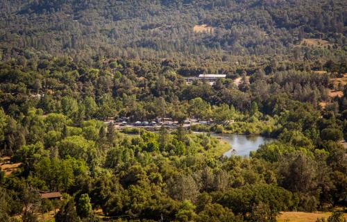 Lotus Resort | Ponderosa Camping Resort One-Bedroom Cabin 2