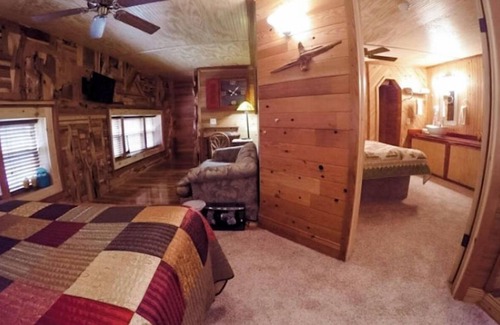 San Angelo Bed & Breakfast | Ponderosa Suite - Inn at the Art Center