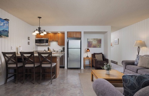 Century West Condo | Ponderosa Vista – Mount Bachelor Resort Condo for 4! Tons of Perks