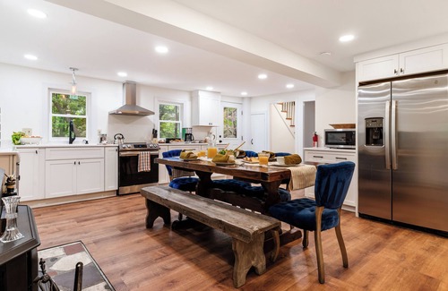 Hollowville House | Pondfront Gem Minutes from Hudson’s Best Shops & Cafes | The Stillwater House