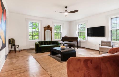 Hollowville House | Pondfront Gem Minutes from Hudson’s Best Shops Cafes The Stillwater House