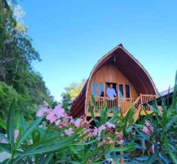 Sulawesi Cabin | Pondok Wisata Hiu Paus Botubarani gorontalo