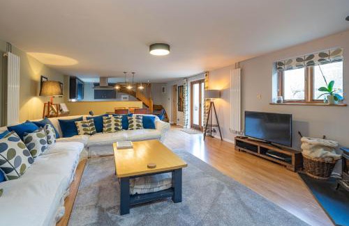 North Moreton House | Pondside Barn