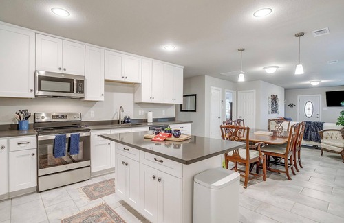 Chico House | Pondside Casts Grill, Kayaks & Trails
