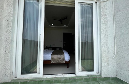 Ponneri Hotel | Ponneri Clubhouse