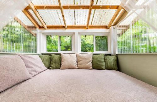 Honaunau-Napoopoo House | PonoMana Oasis's - Koi Cottage