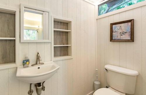 Honaunau-Napoopoo House | PonoMana Oasis's - Koi Cottage