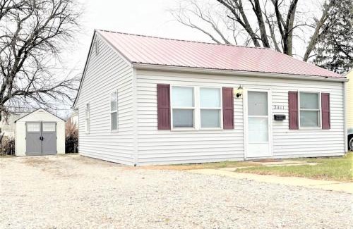 Fort Wayne House | Pontiac - Secluded Backyard, Pet Friendly