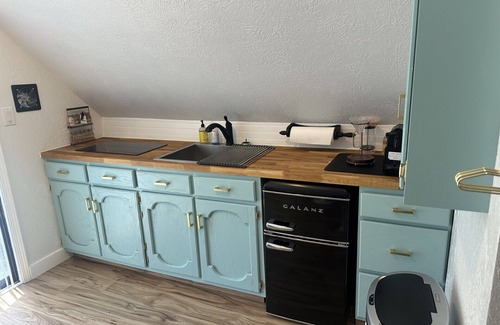 Indianapolis Apartment | Pontoon Rental available/Riverfront Loft, Restaurants, kayaks, Broad Ripple!