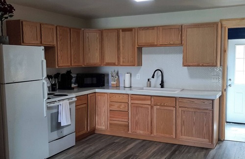 Glenrock House | Pony Express Silverleaf Retreat