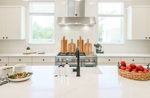 Aqua Monte House | Pool | 11 Beds | Sleeps 15 - WalkerVR Blue Water