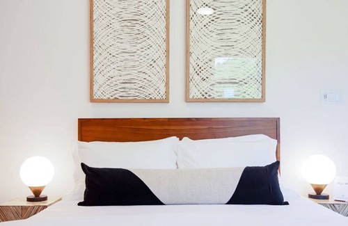 Aqua Monte House | Pool | 11 Beds | Sleeps 15 - WalkerVR Blue Water