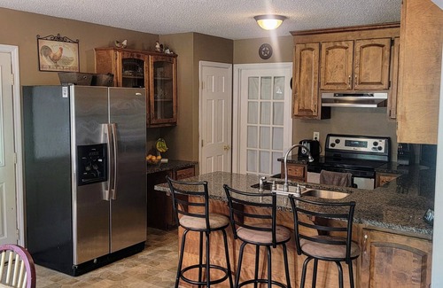 Westgate House | POOL! 4 beds, near Camp Lejeune, in Golf Course community, near Beaches sleeps 8