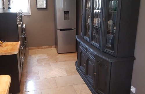 Carpentras House | Pool, 4 chambres, 4 SdB, clima, cuisine extérieure, grands jardins, aire de jeux