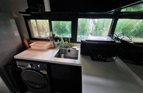 Ratchadaphisek Condo | Pool Access & Private Terrace 1 Bedroom near MRT Huai Kwang