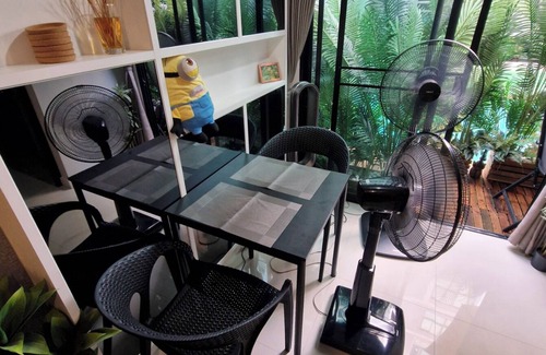 Ratchadaphisek Condo | Pool Access & Private Terrace 1 Bedroom near MRT Huai Kwang