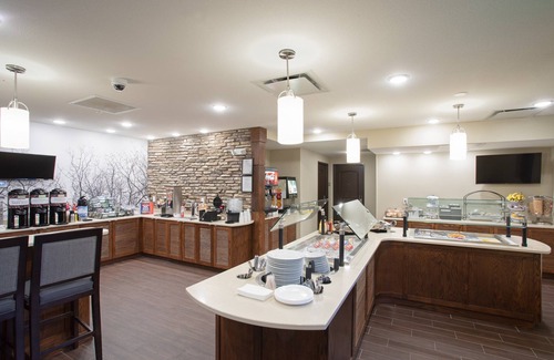 Littleton Condo | Pool Access + FREE Daily Breakfast Included. Minutes from Downtown Denver!