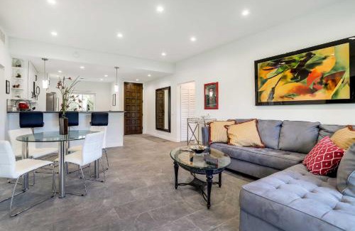 Palm Springs Apartment | Pool Access Golf Course Condo in Cathedral City!