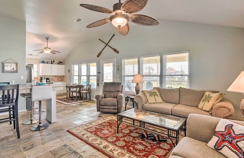 Terramar Beach House | Pool Access & Walk to Beach: Galveston Home