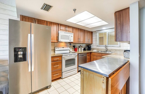 Hudson Condo | Pool Access & Waterfront Balcony: Hudson Condo!