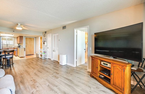Hudson Condo | Pool Access & Waterfront Balcony: Hudson Condo!