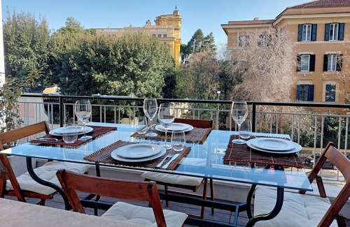 Quartiere Coppede Apartment | POOL and BALCONY- LUXURY APARTMENT - JACUZZI -WiFi-AirCondition