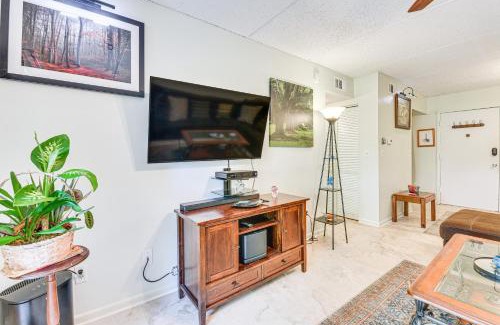 Mary Esther Apartment | Pool and Beach Access Lovely Mary Esther Condo!
