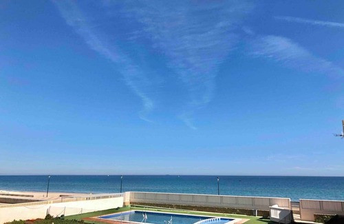 El Perello House | Pool and Beach View House