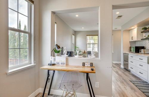 Brentwood Apartment | Pool and Hot Tub Access Brentwood Getaway!