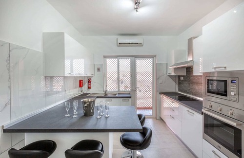 Swieqi Apartment | Pool Apartment