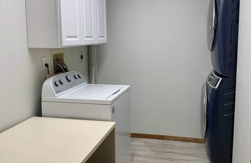 Rockford House | Pool, Arcade, Hot Tub and more @16th and Aldeen