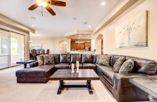 Queen Creek House | Pool, BBQ and Bar Family Home in Queen Creek