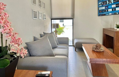 Valle Dorado House | Pool |BBQ |Playground |Sun beds | 10min from beach