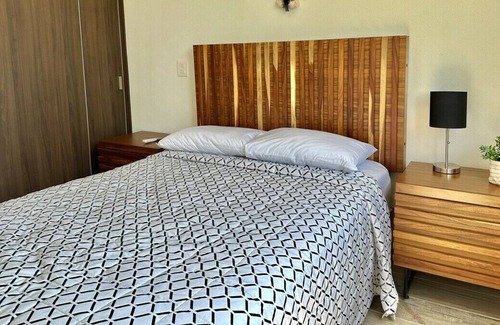Valle Dorado House | Pool |BBQ |Playground |Sun beds | 10min from beach