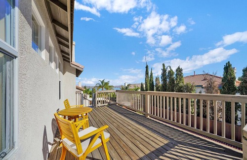 Lake Elsinore House | Pool BBQ View Balcony Fireplace King W-D