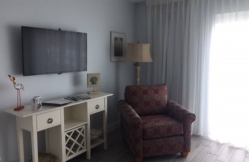 Indialantic By The Sea Resort | Pool & Beach Getaway | Stunning Ocean Front Room Perfect for Ultimate Stay