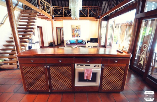 Otumai Villa | Pool&Beach Villa by ENJOY VILLAS MOOREA, white sandy Beach + infinity Pool