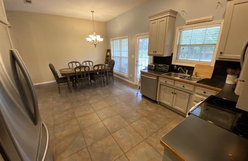 Valdosta House | Pool/Bon Fires at Cul-De-Sac 4 Bedroom/3 Bath Getaway. Close to Wild Adventures