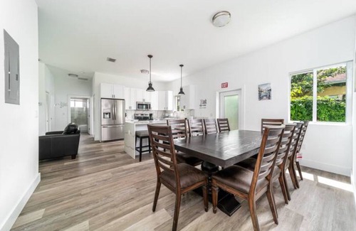 Hallandale Beach House | Pool Boutique 3 Villa by the Beach